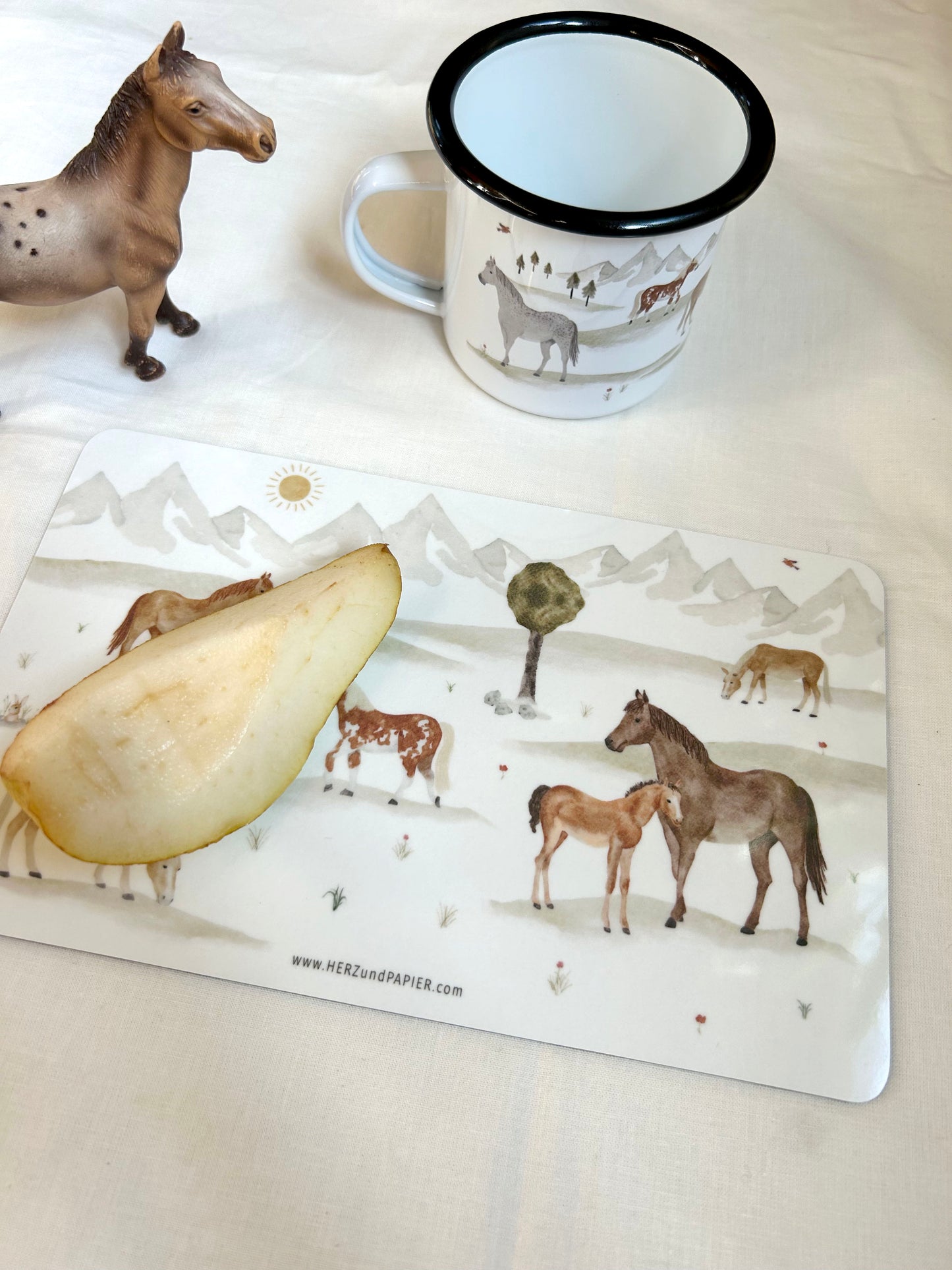 Emaille-Tasse "Pferde"