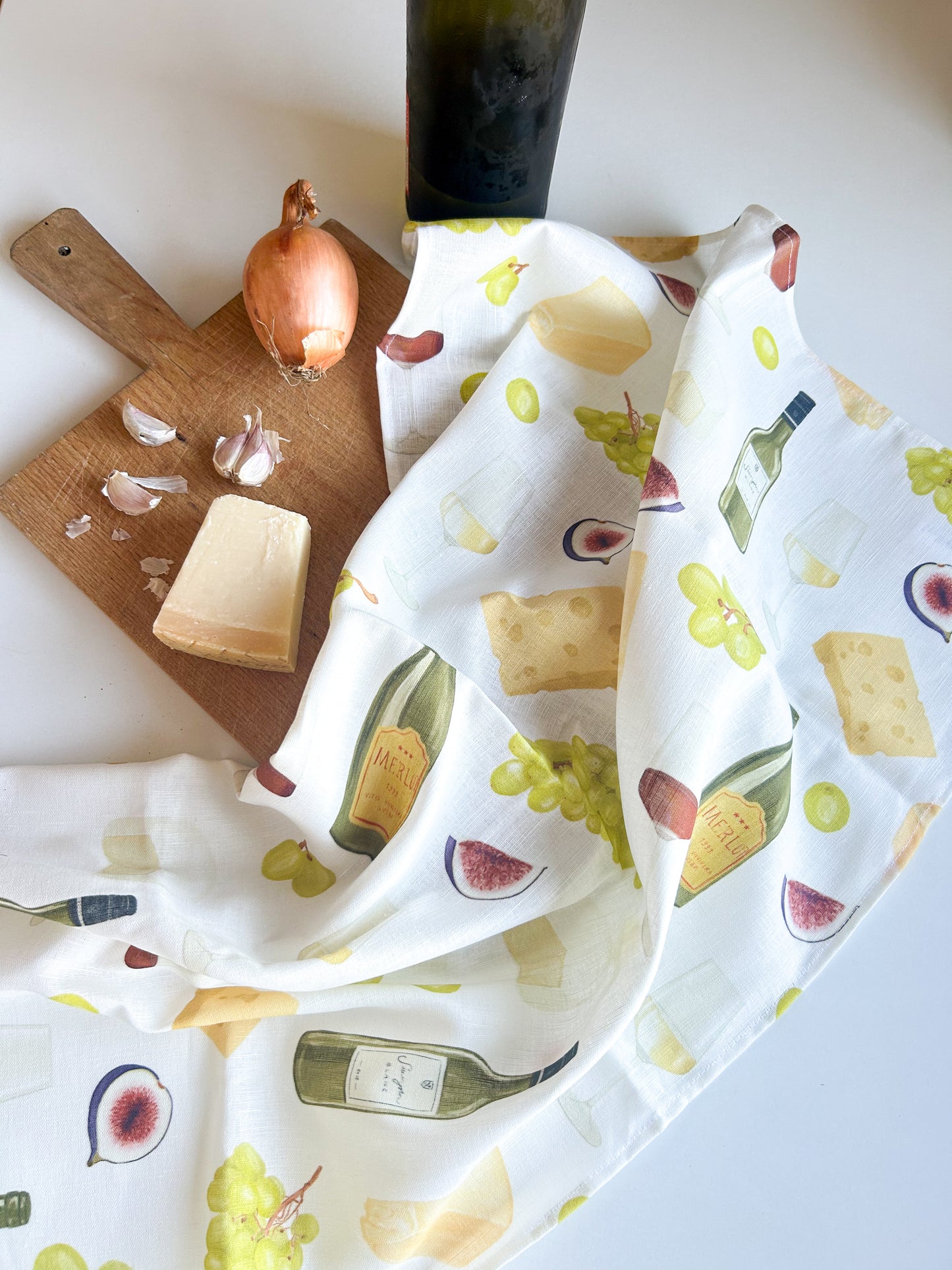 Geschirrtuch "Wein und Käse" aus Leinenmix