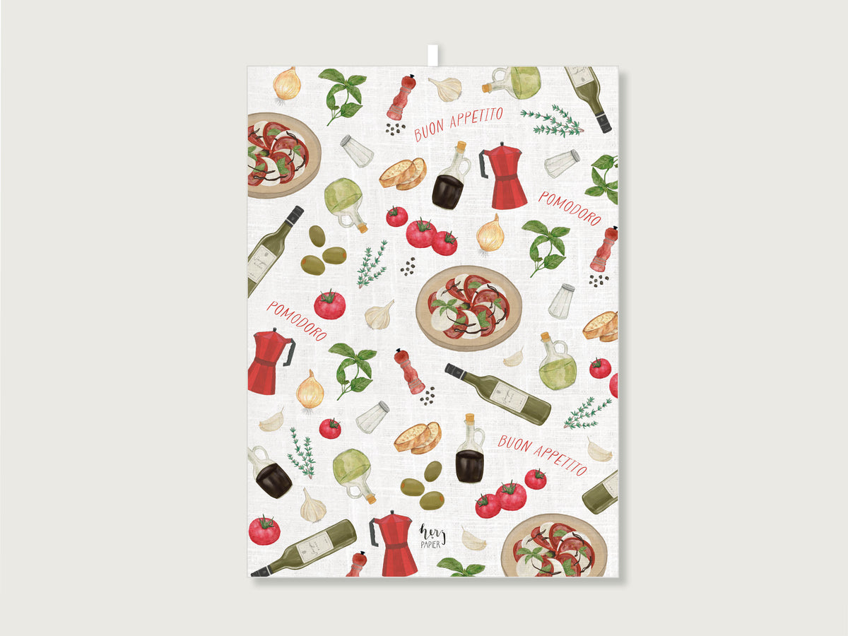 Geschirrtuch aus Halbleinen im Format 50x70 cm mit handillustrierten italienischen Motiven für die Küche. Das Muster zeigt Tomaten, Öl, Wein, KAffee, Oliben, Mozarella und Kräuter als farbenfrohes Muster. 