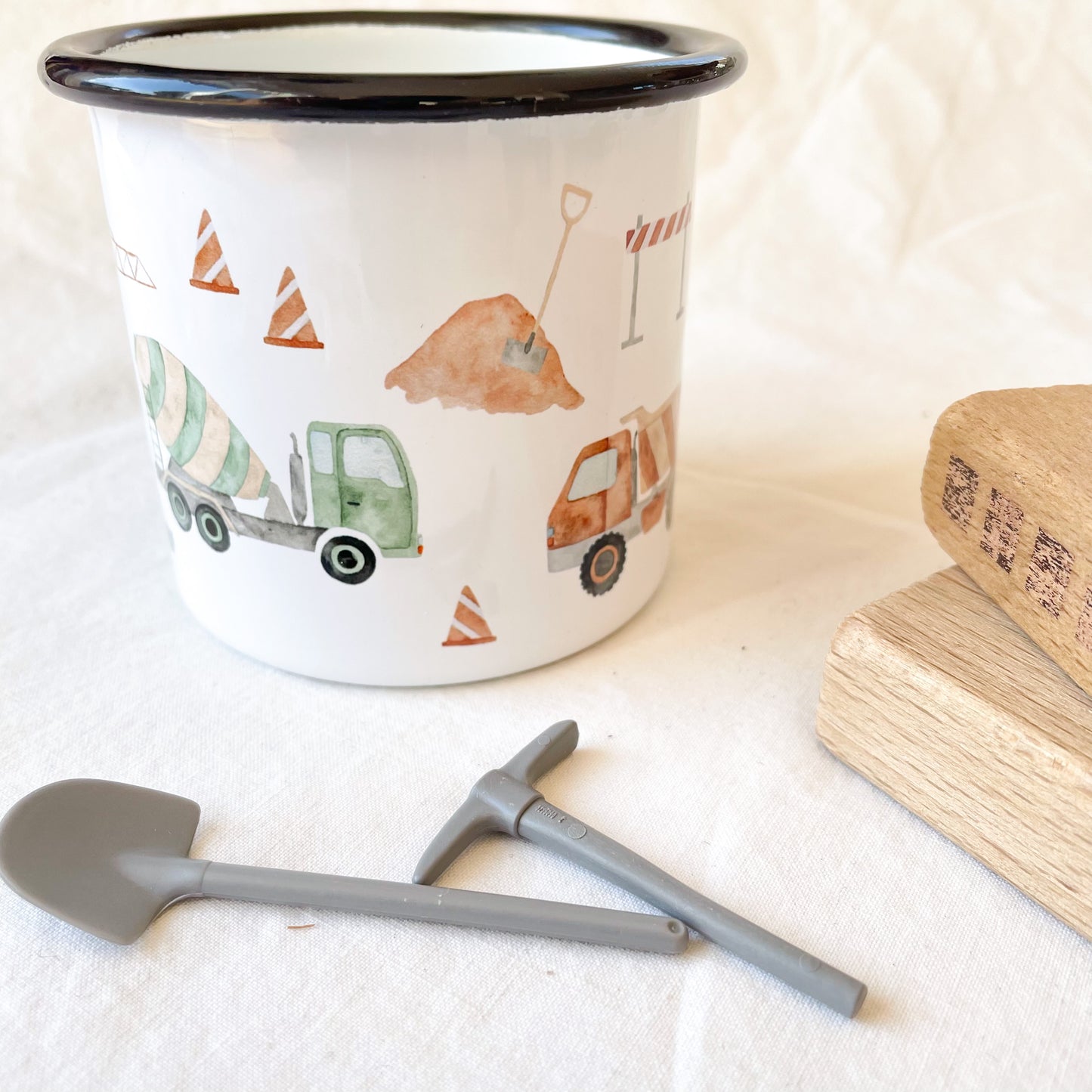 Emaille-Tasse "Baustelle"